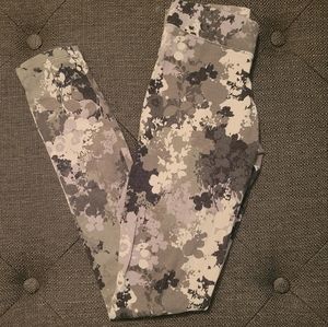 Aeropostale Floral Camouflage Leggings